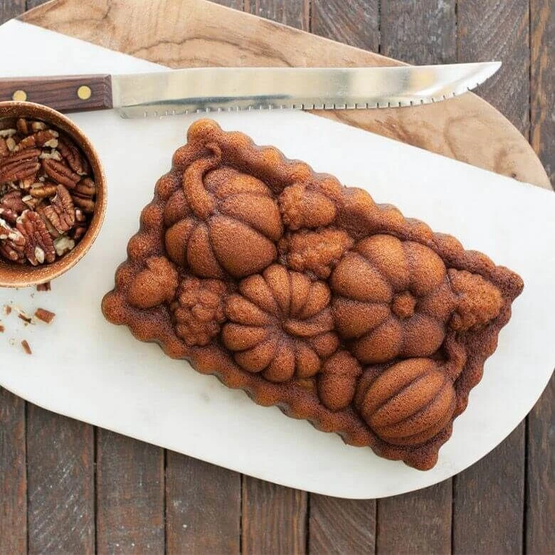 Nordic Ware Harvest Bounty Loaf Pan bakvorm 1,42 liter aluminium bronskleurig Nordic Ware Harvest Bounty Loaf Pan Bakvorm 1,42 Liter Aluminium Bronskleurig -Nordic Ware