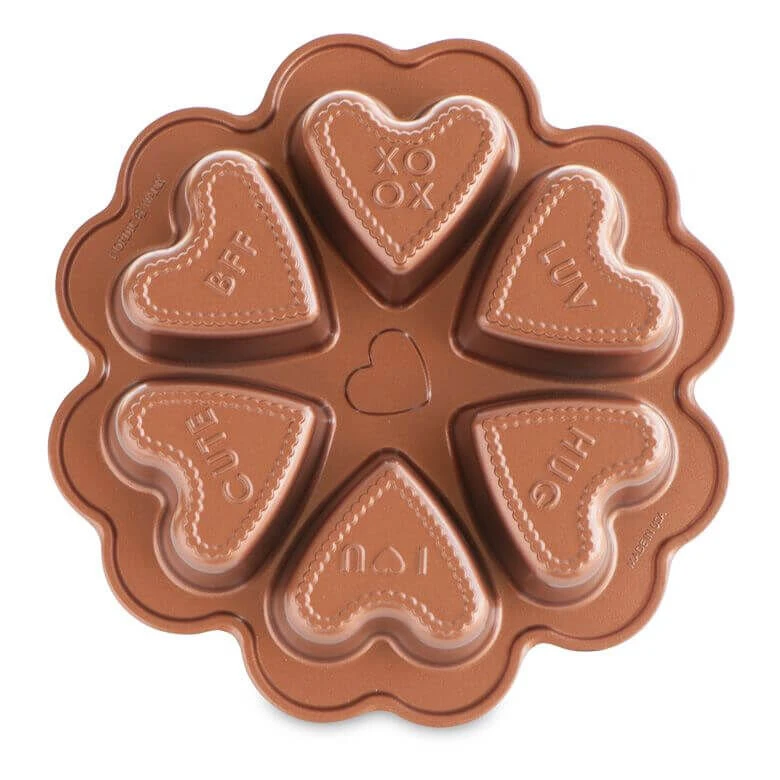 Nordic Ware bakvorm harten met tekst 6 stuks ø 6 cm aluminiu Nordic Ware Bakvorm Harten Met Tekst 6 Stuks ø 6 Cm Aluminiu -Nordic Ware nordic ware bakvorm harten met tekst 6 stuks 6 cm aluminium grijs hoofdfoto aanpassen